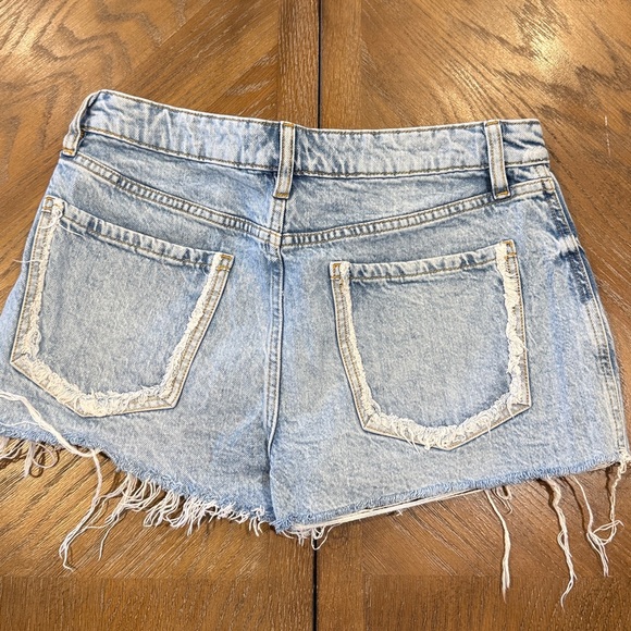 Forever 21 Light Wash Jean Shorts - Picture 6 of 6